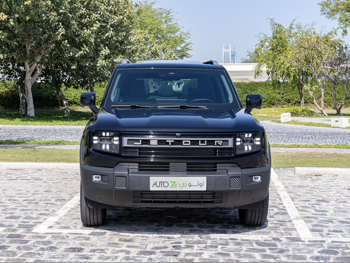 Jetour  T1  Luxury  2026  Automatic  5,400 Km  4 Cylinder  Four Wheel Drive (4WD)  SUV  Black  With Warranty