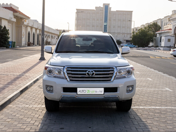 Toyota  Land Cruiser  VXR  2015  Automatic  261,800 Km  8 Cylinder  Four Wheel Drive (4WD)  SUV  White