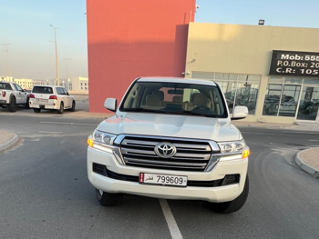 Toyota  Land Cruiser  GXR  2020  Automatic  147,000 Km  6 Cylinder  Four Wheel Drive (4WD)  SUV  White