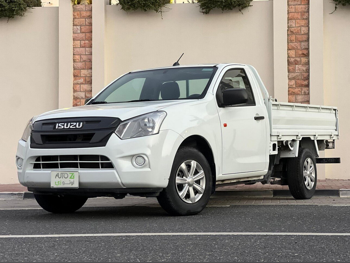 Isuzu  D-Max  2025  Manual  62,000 Km  4 Cylinder  Rear Wheel Drive (RWD)  Pick Up  White  With Warranty