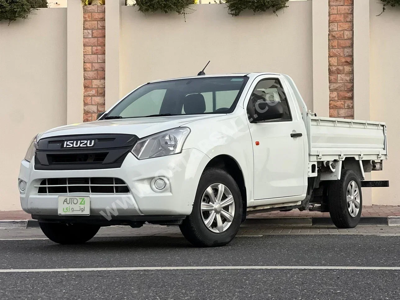 Isuzu D-Max 2025 Manual 62,000 Km 4 Cylinder Rear Wheel Drive (RWD) Pick Up White With Warranty