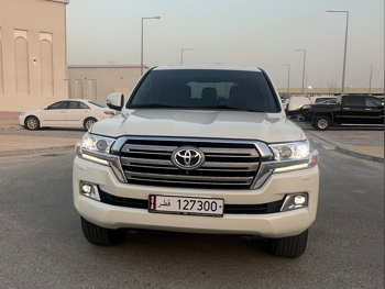 Toyota  Land Cruiser  VXR  2018  Automatic  149,000 Km  8 Cylinder  Four Wheel Drive (4WD)  SUV  White