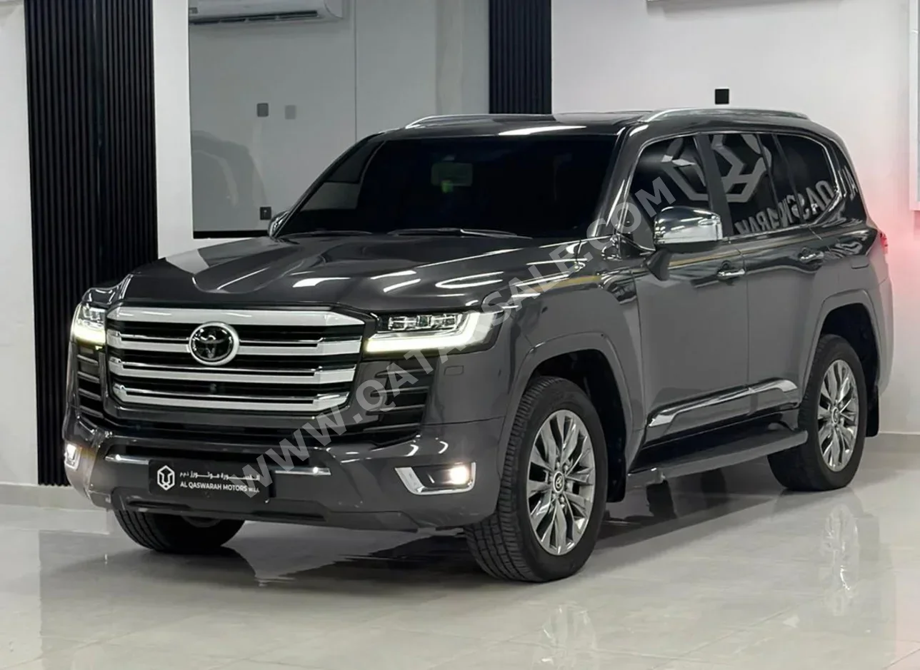 Toyota  Land Cruiser  VXR Twin Turbo  2023  Automatic  62,000 Km  6 Cylinder  Four Wheel Drive (4WD)  SUV  Gray  With Warranty