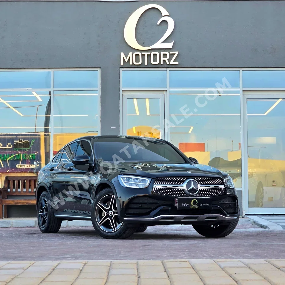 مرسيدس - بنز جي ال سي 200 2020 اوتوماتيك 59,000 كم 4 سلندر دفع رباعي اس يو في أسود