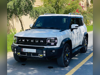 Jetour  T2  Luxury  2025  Automatic  9,200 Km  4 Cylinder  Four Wheel Drive (4WD)  SUV  White  With Warranty