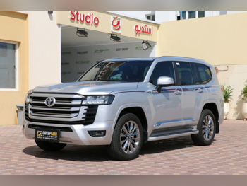 Toyota  Land Cruiser  GXR Twin Turbo  2025  Automatic  15,000 Km  6 Cylinder  Four Wheel Drive (4WD)  SUV  Silver  With Warranty