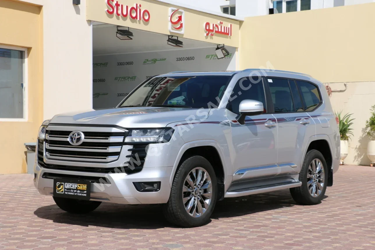 Toyota Land Cruiser GXR Twin Turbo 2025 Automatic 12,000 Km 6 Cylinder Four Wheel Drive (4WD) SUV Silver With Warranty