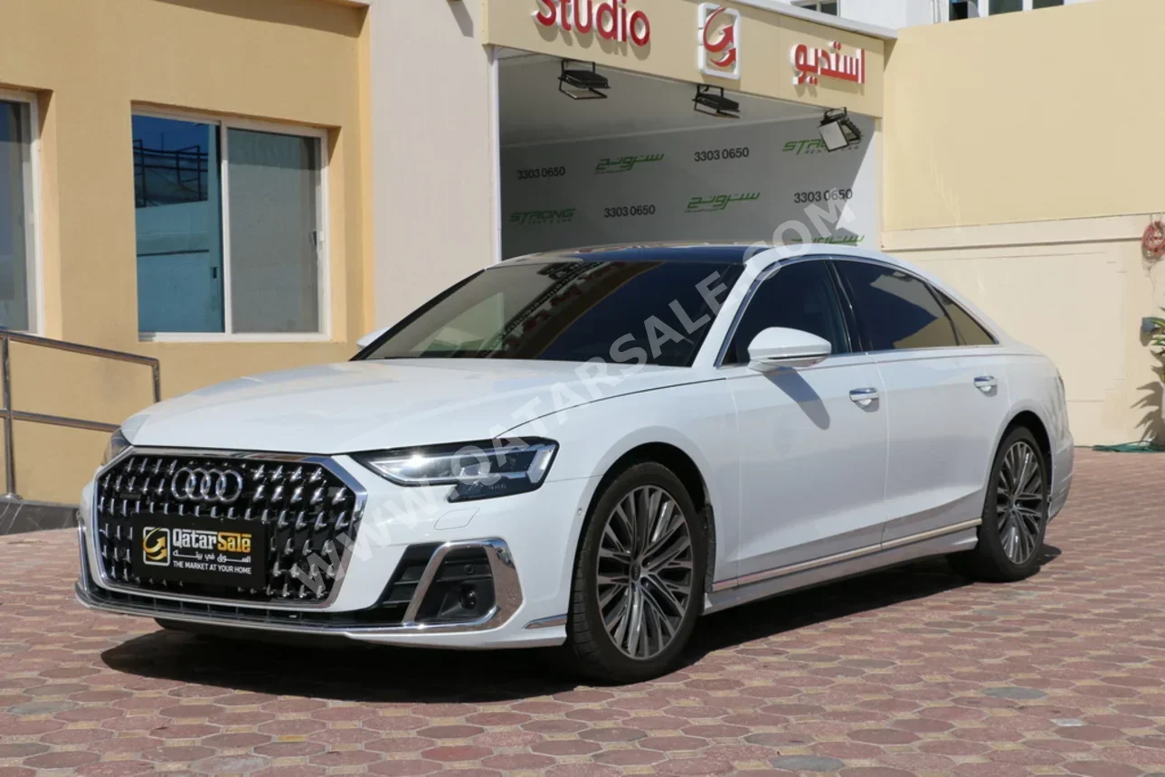 اودي أي 8 ال 55 تي اف اس اي كواترو 2024 اوتوماتيك 54,000 كم 6 سلندر دفع كلي مستمر سيدان أبيض تحت الضمان