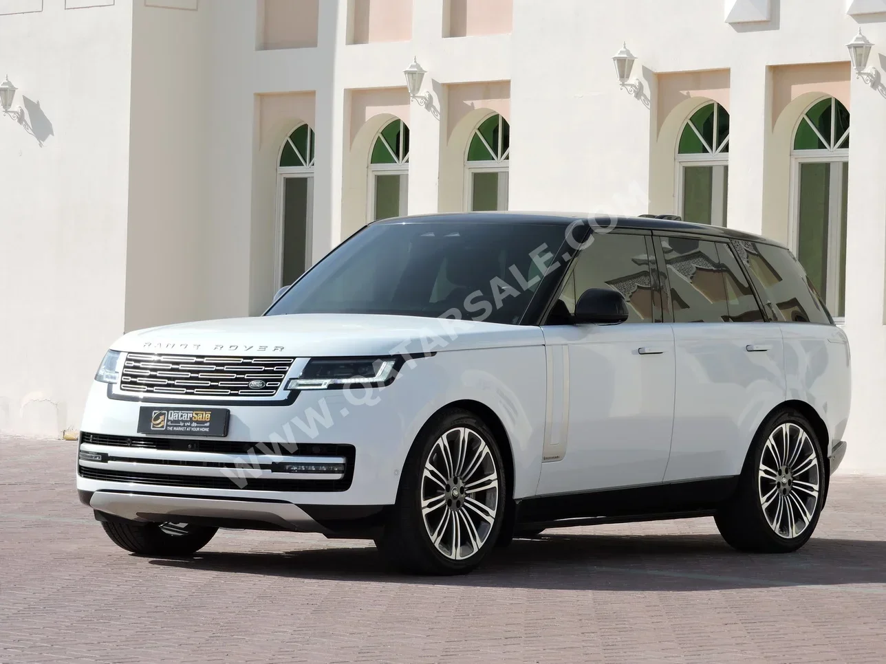 لاند روفر رنج روفر فوج اوتوبايوغرافي 2024 اوتوماتيك 26,000 كم 8 سلندر دفع رباعي اس يو في أبيض تحت الضمان