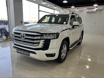 Toyota  Land Cruiser  GXR  2023  Automatic  117,000 Km  6 Cylinder  Four Wheel Drive (4WD)  SUV  White  With Warranty