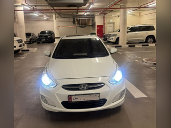 Hyundai Accent 1.6 2016 Automatic 90,000 Km 4 Cylinder Front Wheel Drive (FWD) Sedan White
