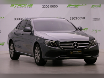 مرسيدس - بنز  اي - كلاس  200  2018  اوتوماتيك  95,000 كم  4 سلندر  دفع خلفي  سيدان  رمادي