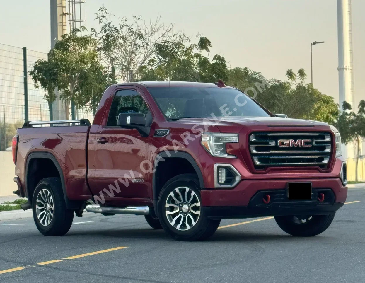 جي ام سي  سييرا  اي تي 4  2019  اوتوماتيك  203,000 كم  8 سلندر  دفع رباعي  بيكب  عنابي