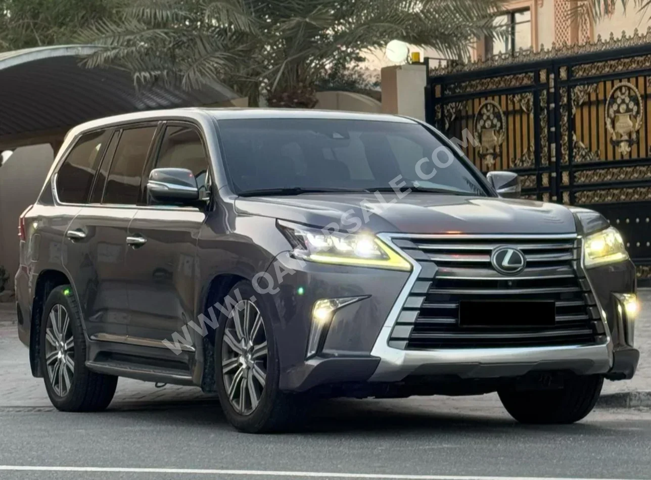 لكزس  ال اكس  570 اس  2017  اوتوماتيك  165,000 كم  8 سلندر  دفع رباعي  اس يو في  رمادي