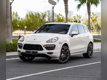 بورش  كيان  توربو  2011  اوتوماتيك  145,000 كم  8 سلندر  دفع رباعي  اس يو في  أبيض