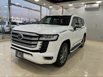 Toyota  Land Cruiser  VXR  2024  Automatic  27,000 Km  6 Cylinder  Four Wheel Drive (4WD)  SUV  White  With Warranty