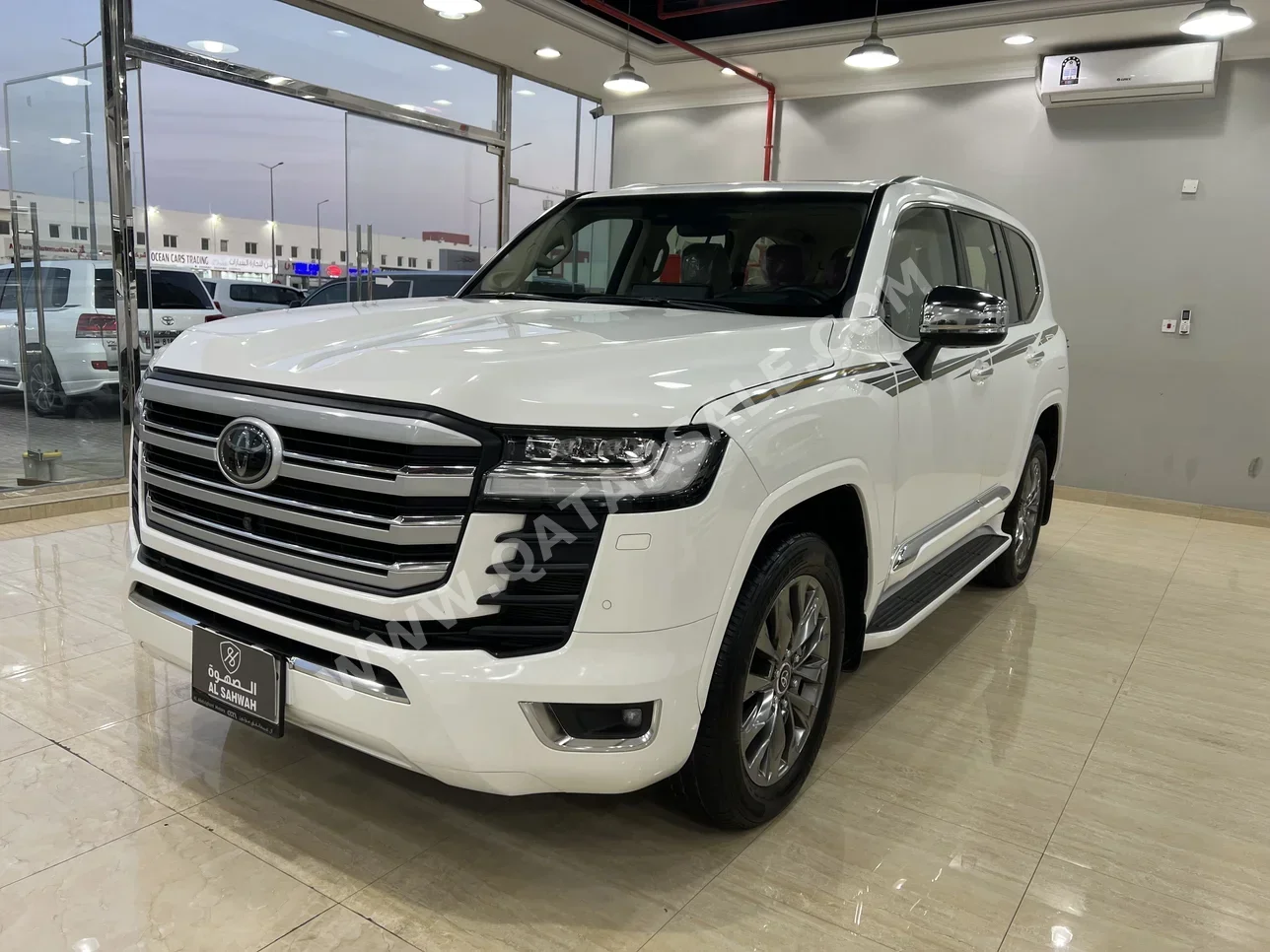 تويوتا لاند كروزر في اكس ار 2024 اوتوماتيك 27,000 كم 6 سلندر دفع رباعي اس يو في أبيض تحت الضمان