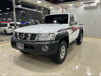 نيسان  بيك أب  2017  عادي  52,000 كم  6 سلندر  دفع خلفي  بيكب  أبيض