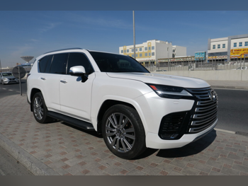 Lexus  LX  600 VIP  2022  Automatic  33,000 Km  6 Cylinder  Four Wheel Drive (4WD)  SUV  White  With Warranty