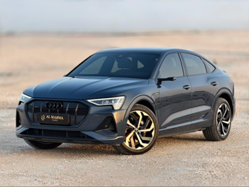 Audi  E-Tron  2021  Automatic  13,000 Km  0 Cylinder  All Wheel Drive (AWD)  SUV  Black