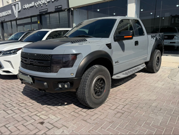 Ford  Raptor  SVT  2014  Automatic  100,000 Km  8 Cylinder  Four Wheel Drive (4WD)  Pick Up  Gray