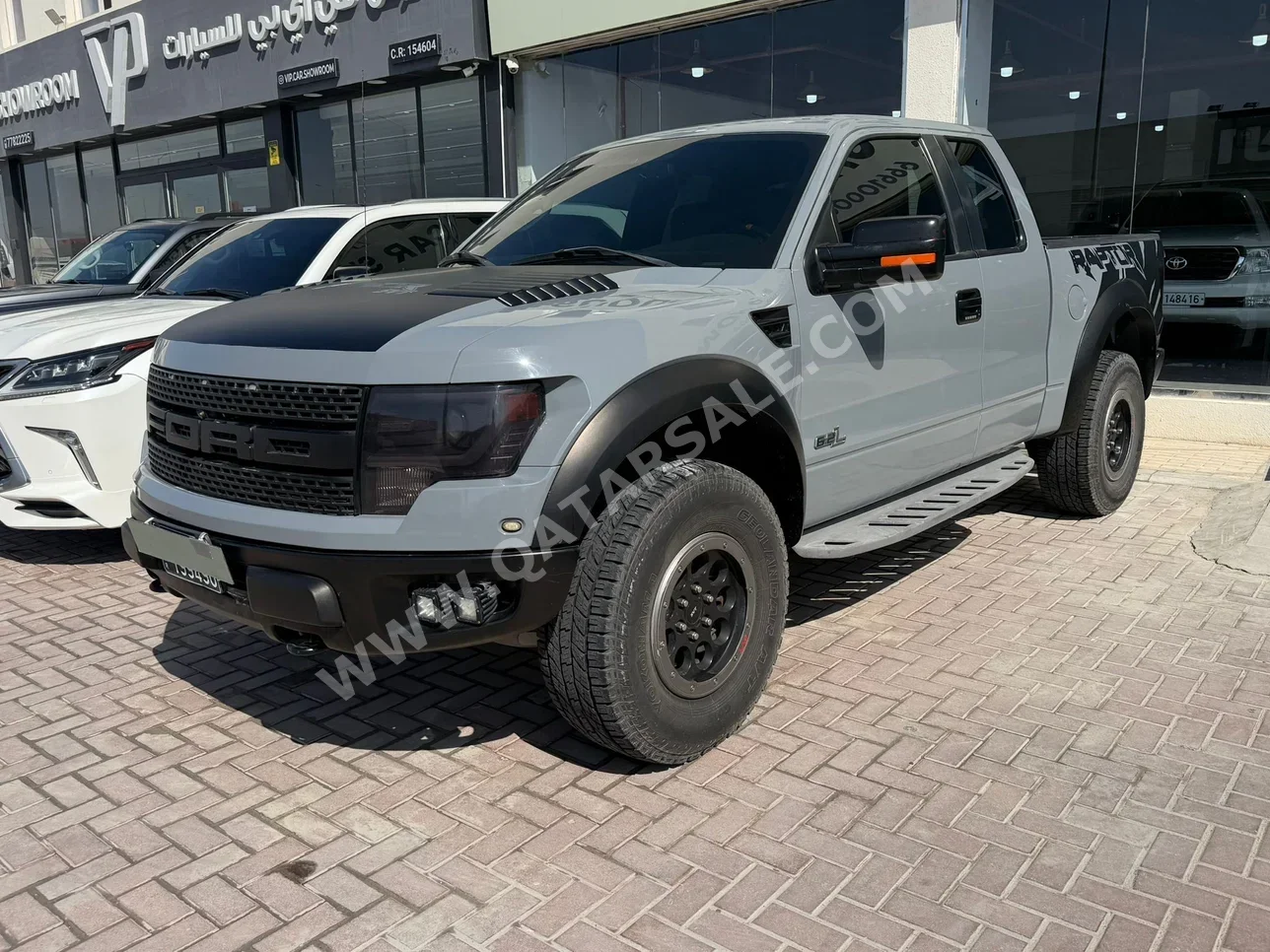 فورد  رابتر  أس في تي  2014  اوتوماتيك  100,000 كم  8 سلندر  دفع رباعي  بيكب  رمادي