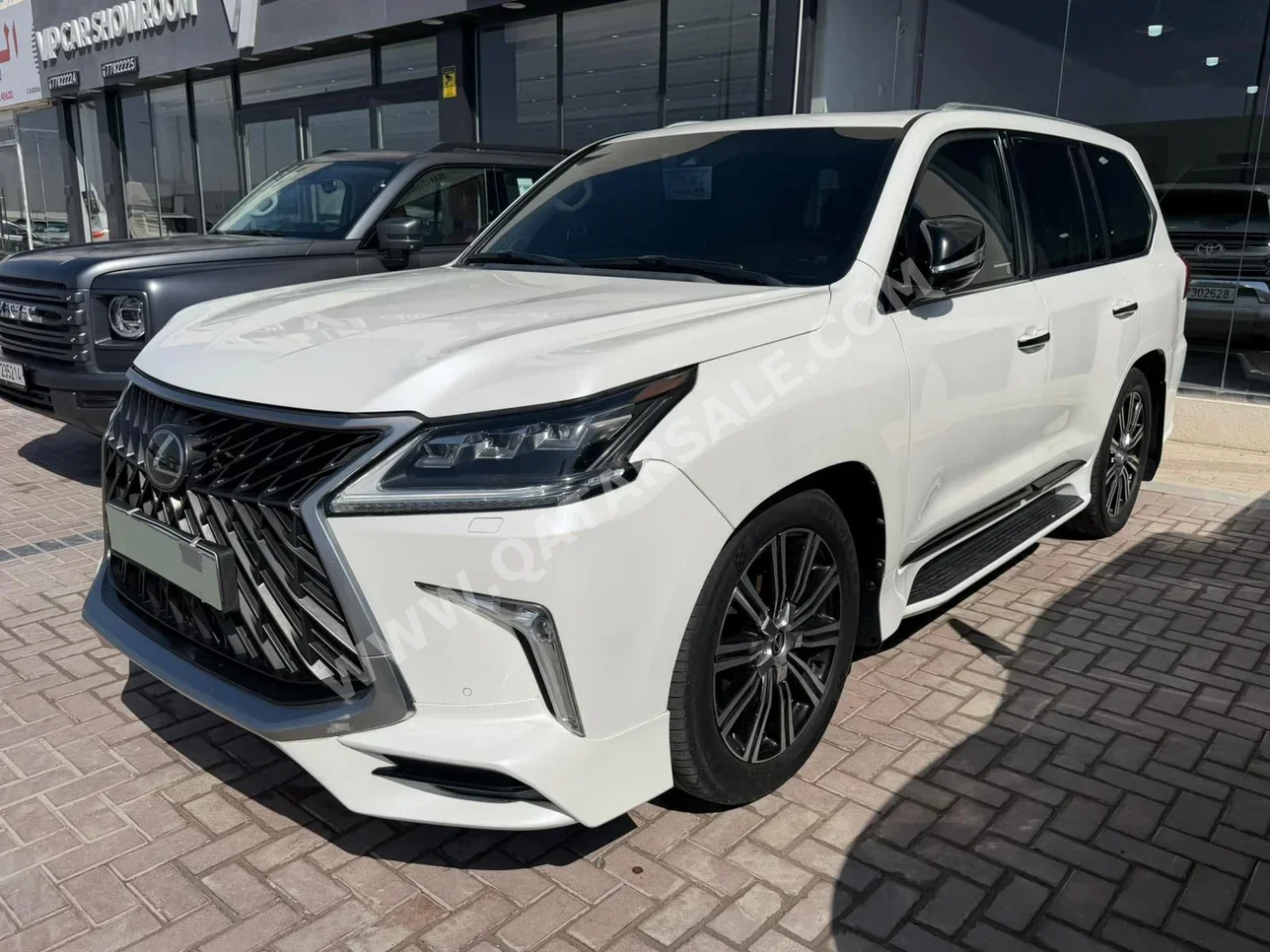لكزس  ال اكس  570 اس  2016  اوتوماتيك  340,000 كم  8 سلندر  دفع رباعي  اس يو في  أبيض