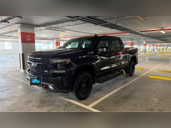 Chevrolet  Silverado  LT Trail Boss Z71  2022  Automatic  92,000 Km  8 Cylinder  Four Wheel Drive (4WD)  Pick Up  Black  With Warranty