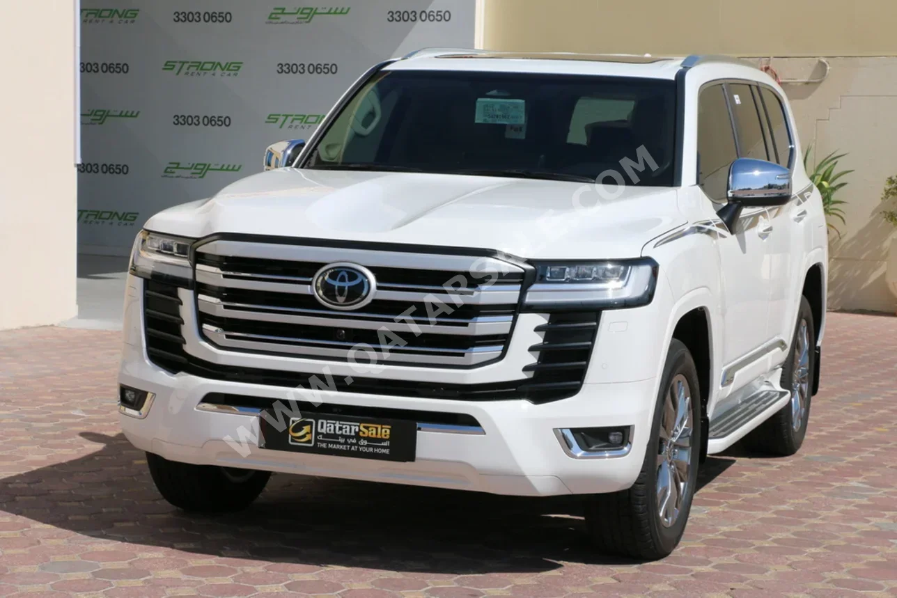 Toyota  Land Cruiser  VXR Twin Turbo  2025  Automatic  1,600 Km  6 Cylinder  Four Wheel Drive (4WD)  SUV  White  With Warranty