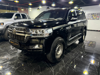 Toyota  Land Cruiser  VXR  2009  Automatic  365,000 Km  8 Cylinder  Four Wheel Drive (4WD)  SUV  Black