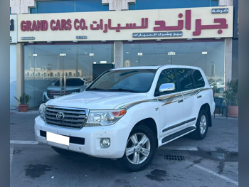 Toyota  Land Cruiser  VXR  2013  Automatic  441,000 Km  8 Cylinder  Four Wheel Drive (4WD)  SUV  White