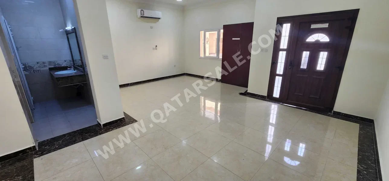 مُجَمَّع  - غير مفروشة  - الدوحة  - المرخية  - 6 غرف نوم