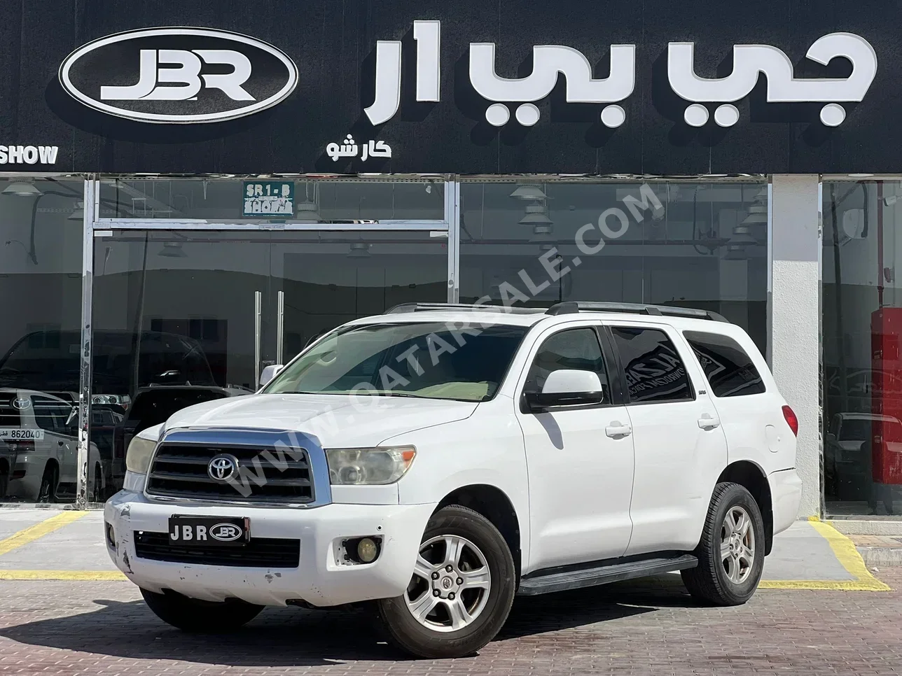 Toyota  Sequoia  SR5  2015  Automatic  299,000 Km  8 Cylinder  Four Wheel Drive (4WD)  SUV  White