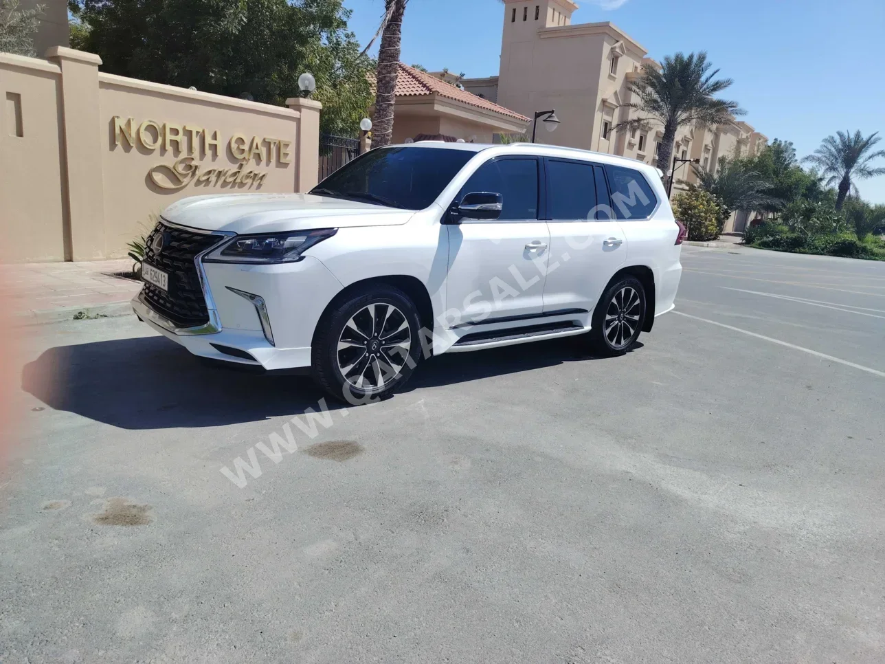 لكزس  ال اكس  570 اس  2017  اوتوماتيك  271,000 كم  8 سلندر  دفع رباعي  اس يو في  أبيض