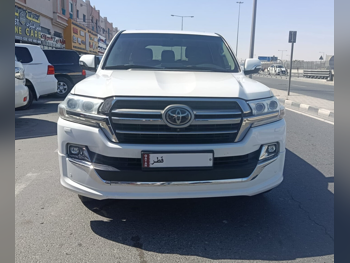 Toyota  Land Cruiser  GXR  2020  Automatic  271,000 Km  8 Cylinder  Four Wheel Drive (4WD)  SUV  White