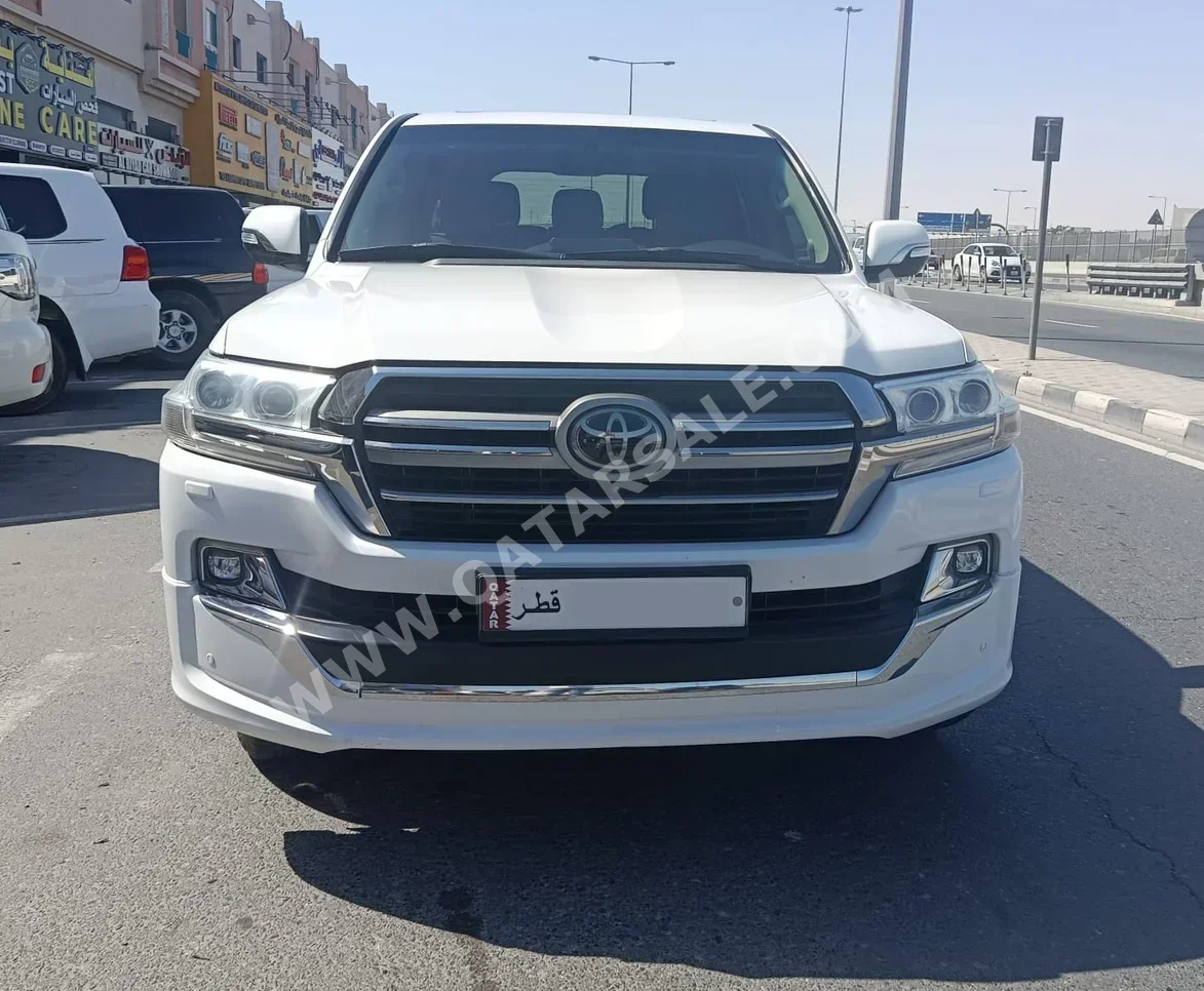 Toyota Land Cruiser GXR 2020 Automatic 271,000 Km 8 Cylinder Four Wheel Drive (4WD) SUV White