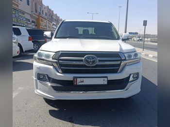 Toyota  Land Cruiser  VXR  2019  Automatic  160,000 Km  8 Cylinder  Four Wheel Drive (4WD)  SUV  White