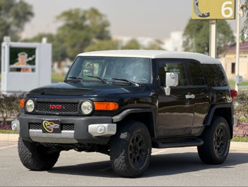 تويوتا  إف جي كروزر  2012  اوتوماتيك  174,000 كم  6 سلندر  دفع رباعي  اس يو في  أسود