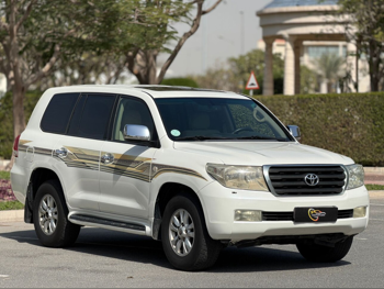 تويوتا  لاند كروزر  جي اكس ار  2009  اوتوماتيك  397,000 كم  8 سلندر  دفع رباعي  اس يو في  أبيض