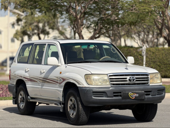 تويوتا  لاند كروزر  جي اكس  2006  اوتوماتيك  259,000 كم  6 سلندر  دفع رباعي  اس يو في  أبيض