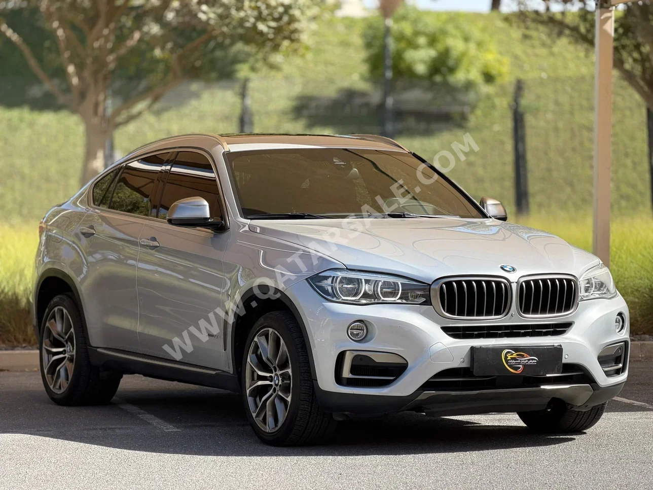 بي ام دبليو الفئة - اكس اكس 6 50 اي 2017 اوتوماتيك 147,000 كم 8 سلندر دفع رباعي اس يو في أسود