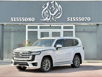 Toyota  Land Cruiser  VXR Twin Turbo  2022  Automatic  245,000 Km  6 Cylinder  Four Wheel Drive (4WD)  SUV  White