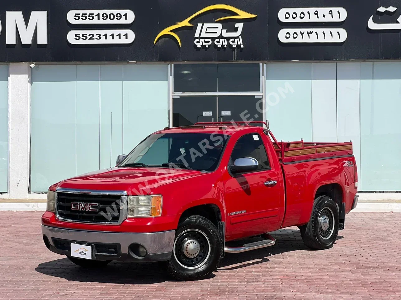 GMC  Sierra  Z71  2009  Automatic  379,000 Km  8 Cylinder  Four Wheel Drive (4WD)  Pick Up  Red