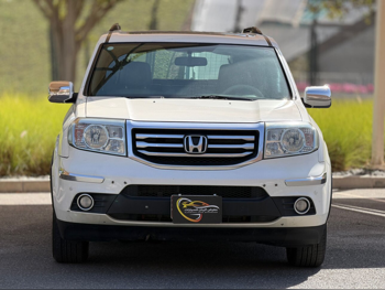 هوندا  بايلوت  2014  اوتوماتيك  204,000 كم  6 سلندر  دفع رباعي  اس يو في  أبيض