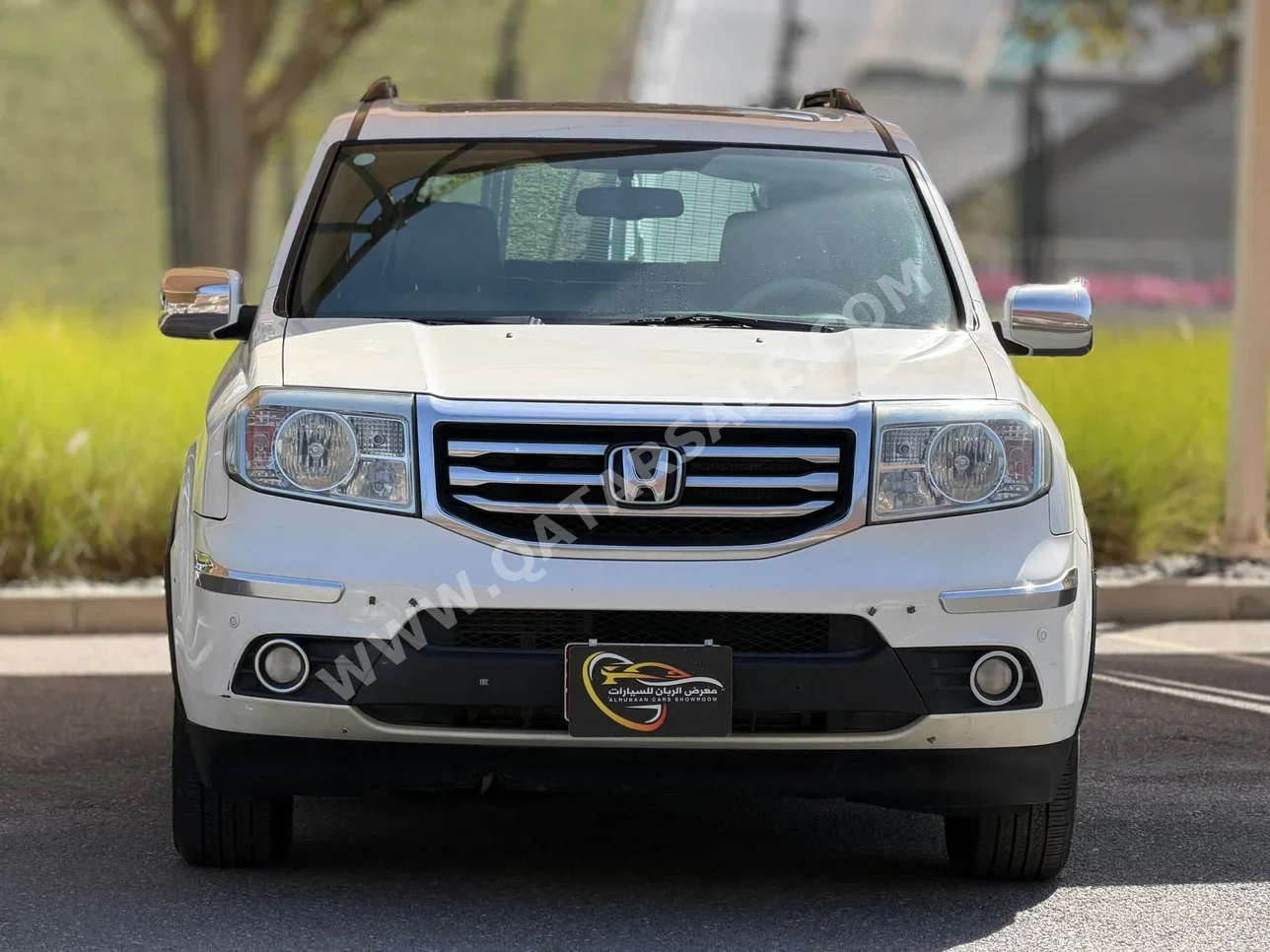 هوندا بايلوت 2014 اوتوماتيك 204,000 كم 6 سلندر دفع رباعي اس يو في أبيض