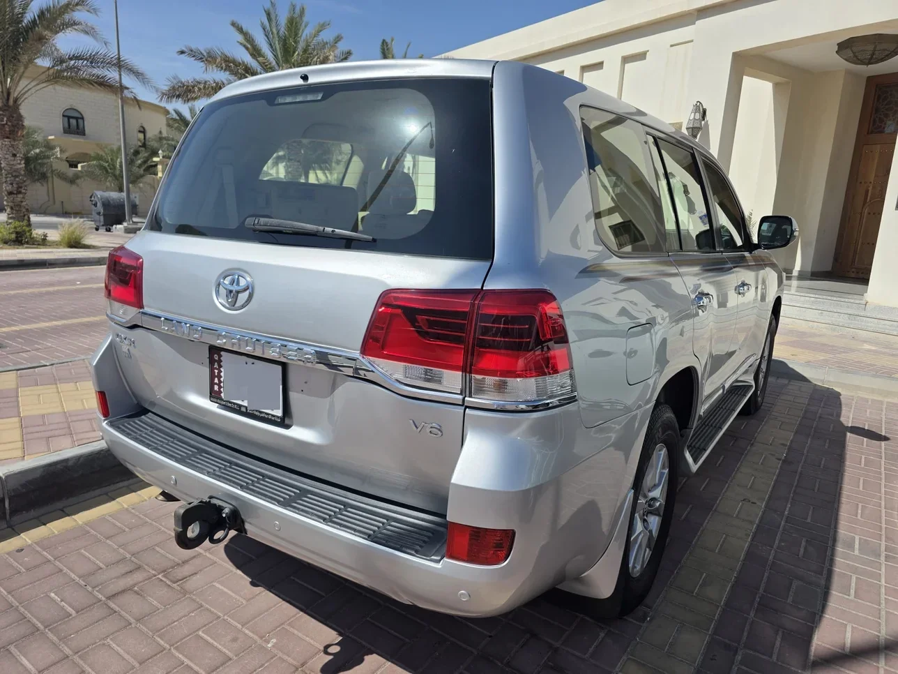 تويوتا  لاند كروزر  جي اكس ار  2016  اوتوماتيك  247,000 كم  6 سلندر  دفع رباعي  اس يو في  فضي