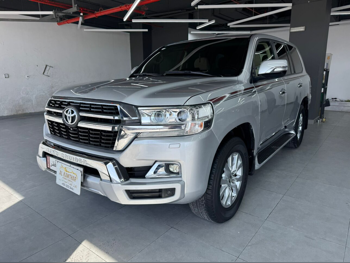 Toyota  Land Cruiser  GXR  2020  Automatic  74,000 Km  8 Cylinder  Four Wheel Drive (4WD)  SUV  Silver