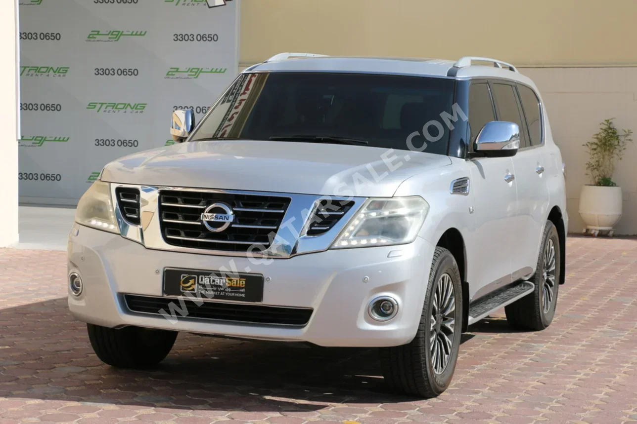 نيسان باترول اس اي 2016 اوتوماتيك 200,000 كم 8 سلندر دفع رباعي اس يو في فضي