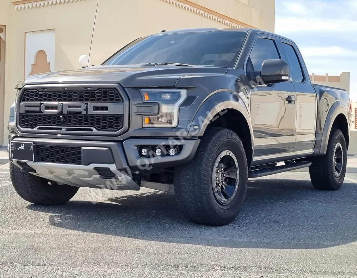 Ford F 150 Raptor 2018 Automatic 194,000 Km 8 Cylinder Four Wheel Drive (4WD) SUV Gray