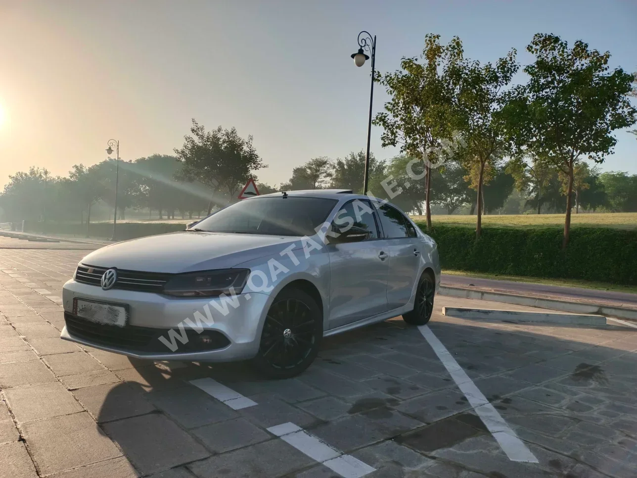 Volkswagen  Jetta  SEL  2014  Automatic  110,600 Km  4 Cylinder  Front Wheel Drive (FWD)  Sedan  Silver